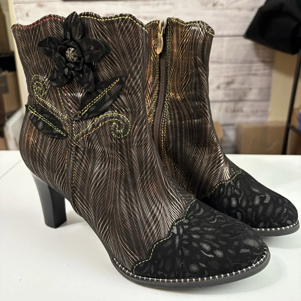 Spring Step L' Artiste Ignited Booties 39/9 Black Lace Floral Side Zip Victorian